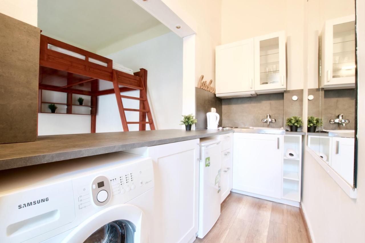 Standard Apartment By Hi5 - Nyugati Square Budapest Esterno foto