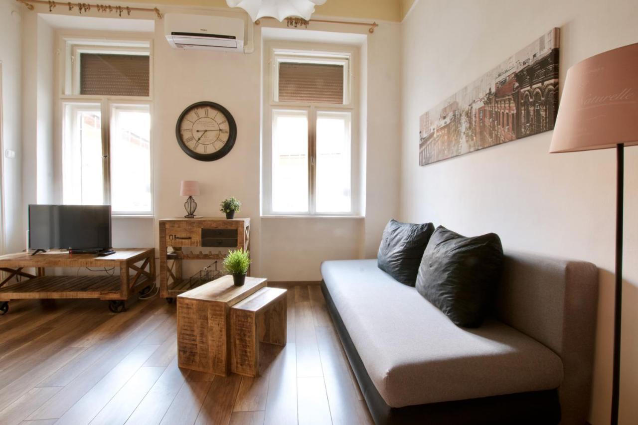 Standard Apartment By Hi5 - Nyugati Square Budapest Esterno foto