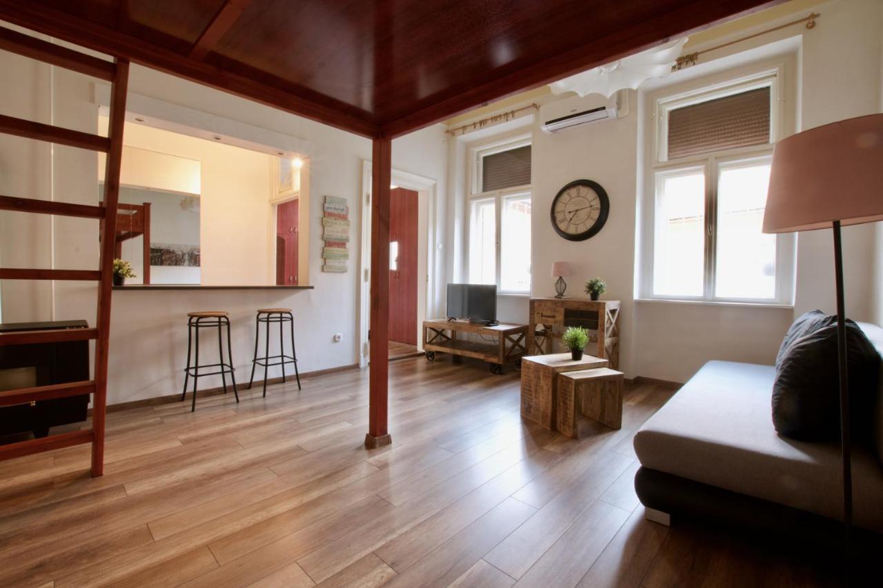 Standard Apartment By Hi5 - Nyugati Square Budapest Esterno foto